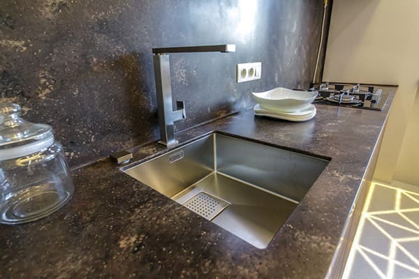 Liquid artificial stone apron