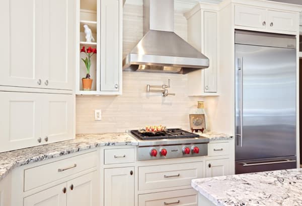Cooker hood with aluminum body