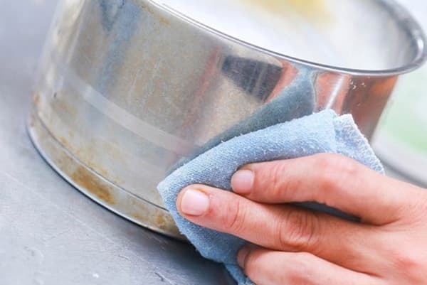 Cleaning pot