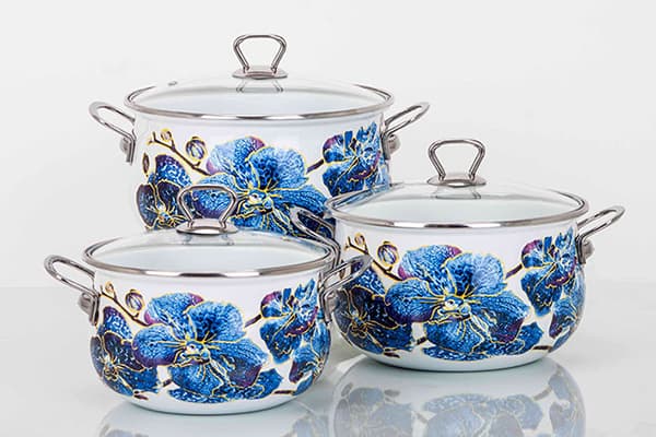Enamelled aluminum pans