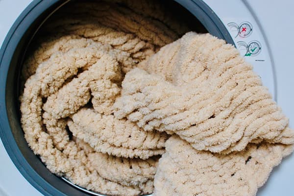 Terry blanket in the washing machine