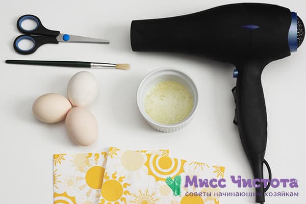 Everything you need to decorate Easter eggs using decoupage technique