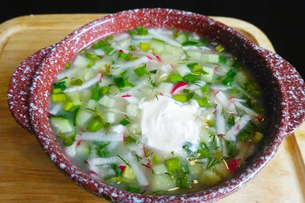 Okroshka uz sālījuma