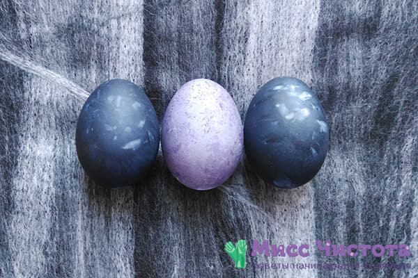 Hibiscus tea stained eggs