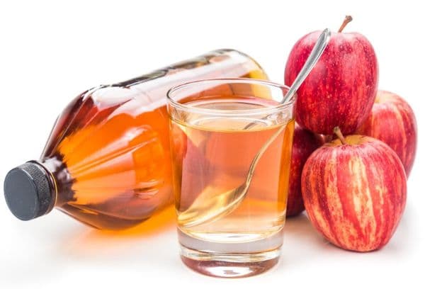vinegar and apples