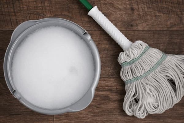 Floor cleaning equipment