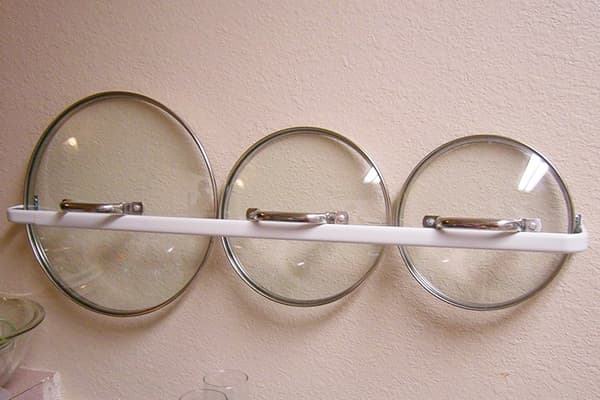 Pan covers on railing