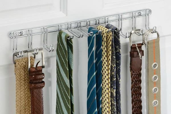 Hanger with belt hooks
