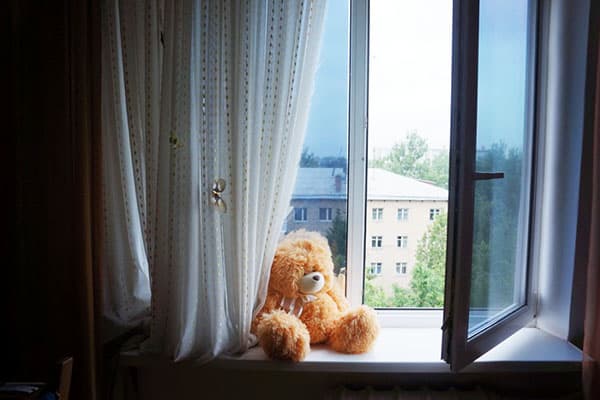 Izvēdinu istabu