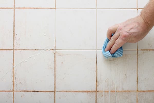 Dirty tile in the bathroom