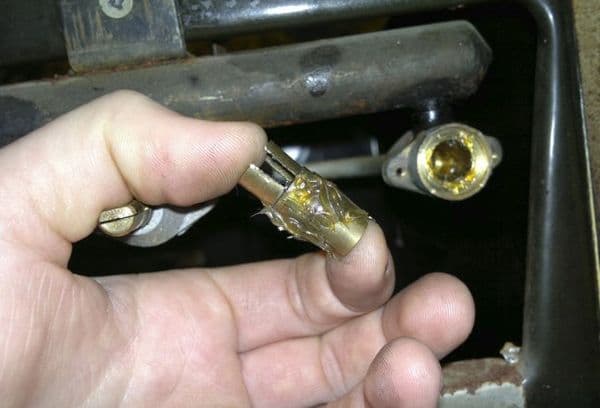 Gas parts lubrication
