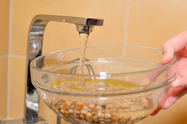 Soaking Chickpeas