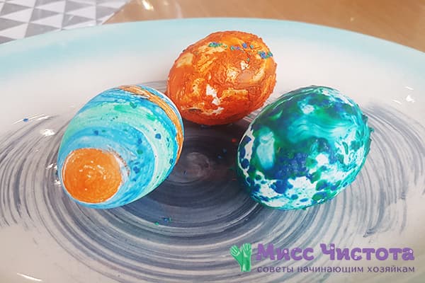 Wax colored eggs