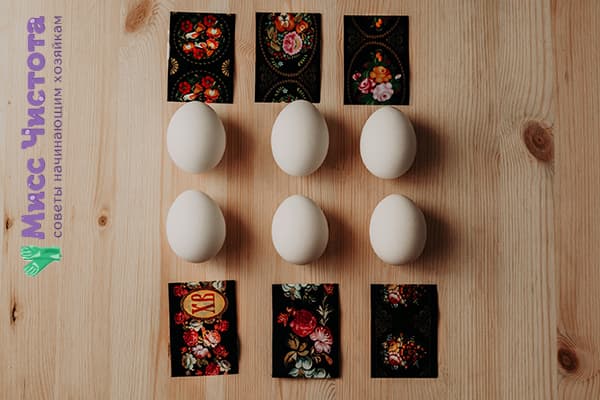 Boiled eggs and thermal stickers