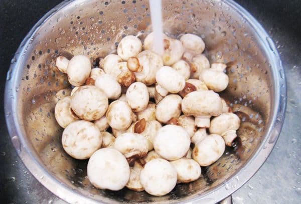 washing mushrooms before cooking