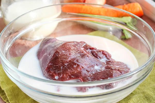 Soaking the liver in milk