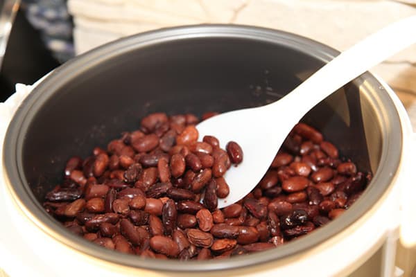 Cooking beans in a slow cooker