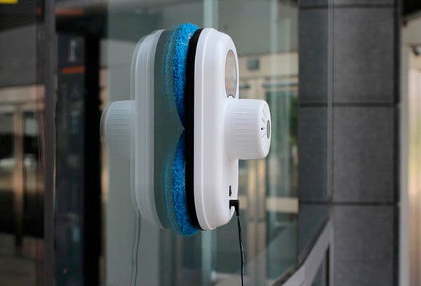 Vacuum cleaner robot