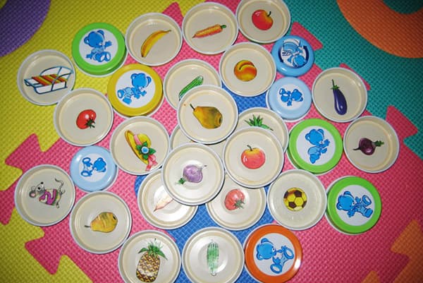 Pictures on jar lids