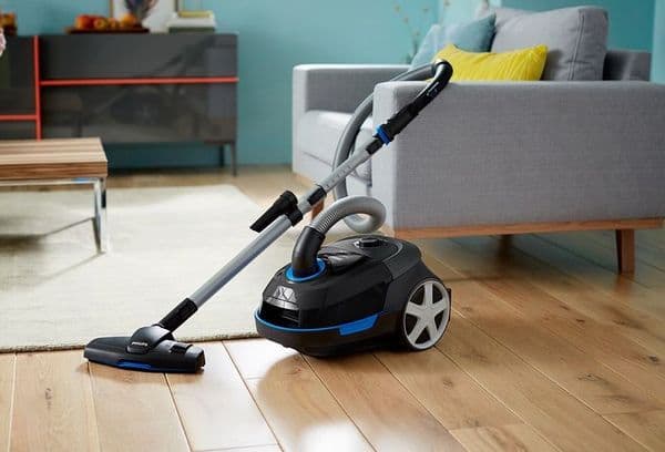A vacuum cleaner