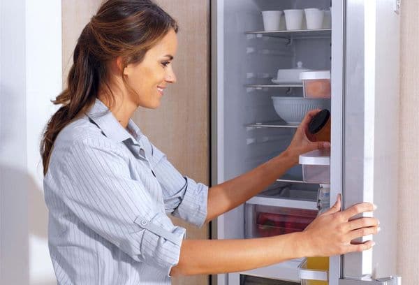 cleaning food in the refrigerator