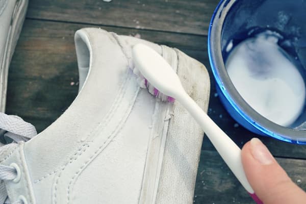Brushing shoes