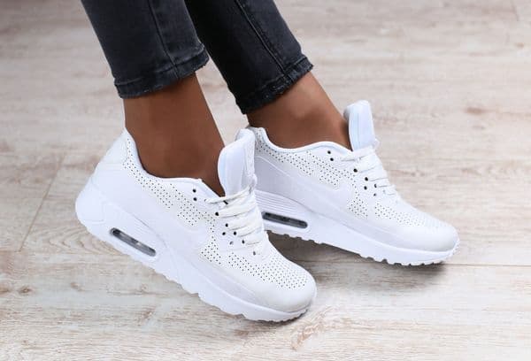 Is it possible to brush white sneakers with toothpaste: life hack for pristine whiteness of shoes