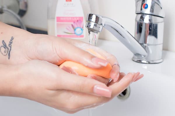 Washing cosmetic sponge