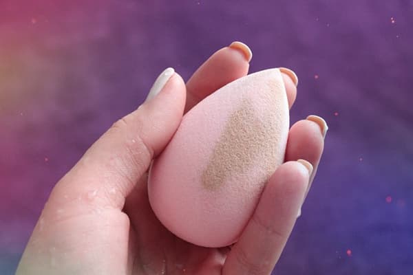 Sponge foundation marks