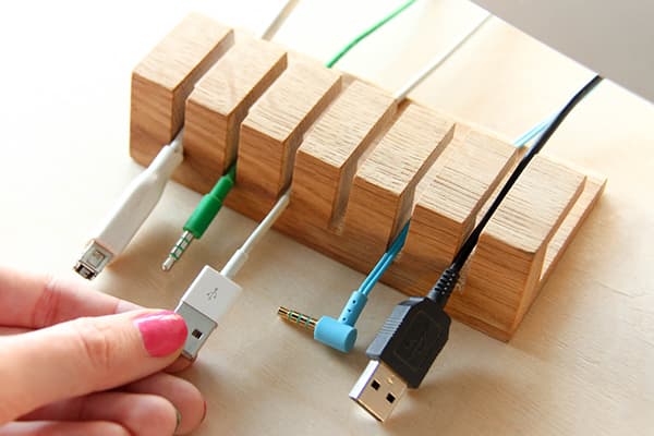 Wooden wire holder