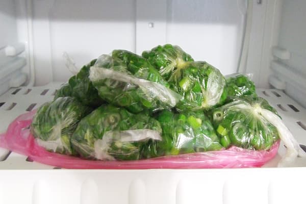 Portion Freezing Chives