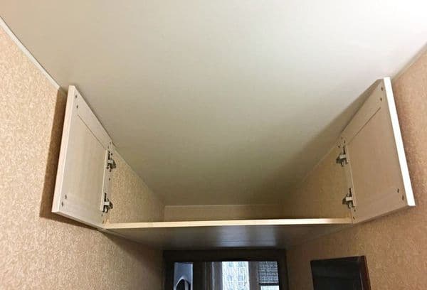 Mezzanine kārbu uzglabāšanai