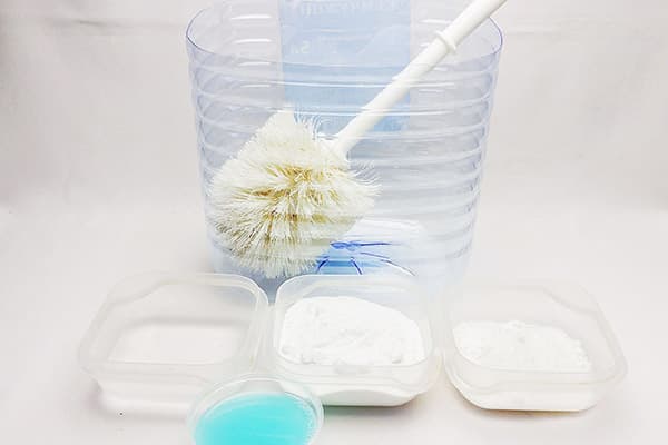 Folk remedies for cleaning a toilet brush