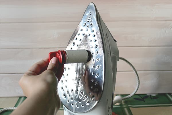 Gludināšanas tīrīšana ar speciālu zīmuli
