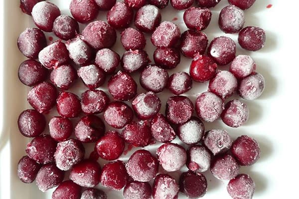 Vesels saldēts ķirsis