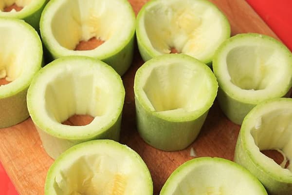 Stuffed zucchini