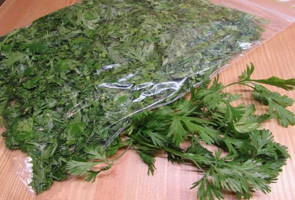 Saldētas Cilantro lapas