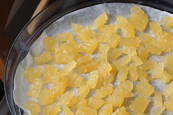Dry candied melon