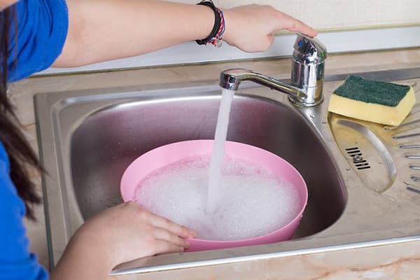 Detergent solution in a basin