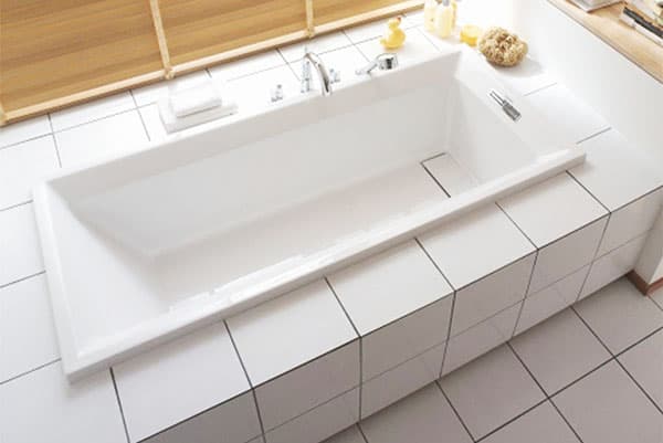 Podium under the bath
