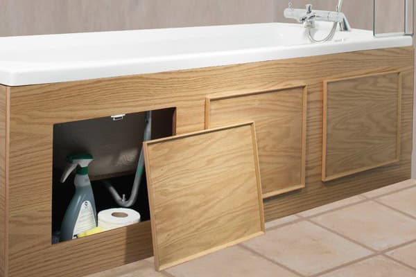 Screen with sunroof under the bathtub