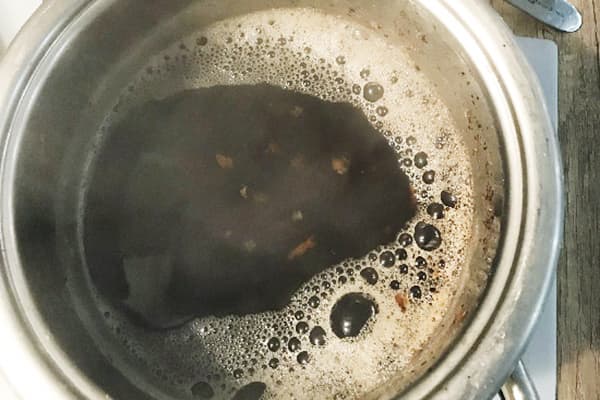 Boiling pan from soot