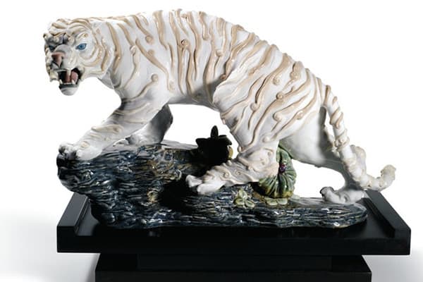 Figurine - white tiger