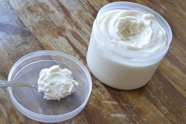 Paste for washing dishes