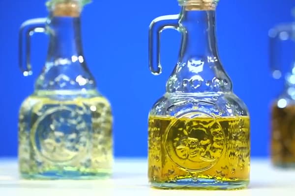 Refined and unrefined oil