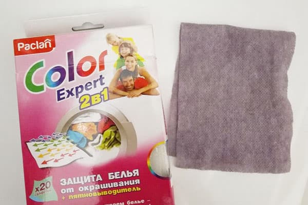 Napkins for protection of linen from coloring