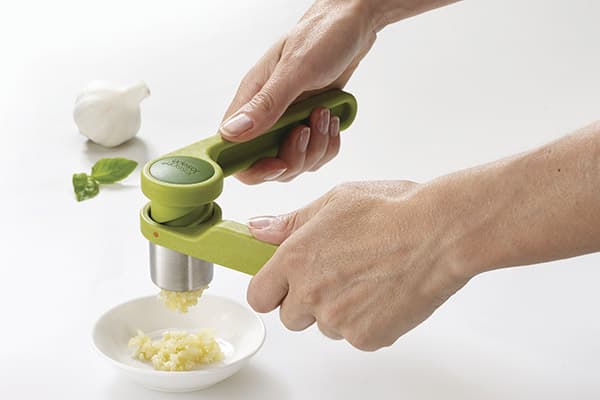Chopping garlic