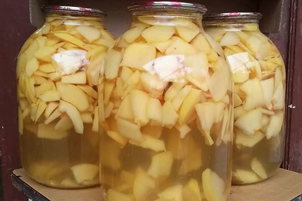 Quince compote