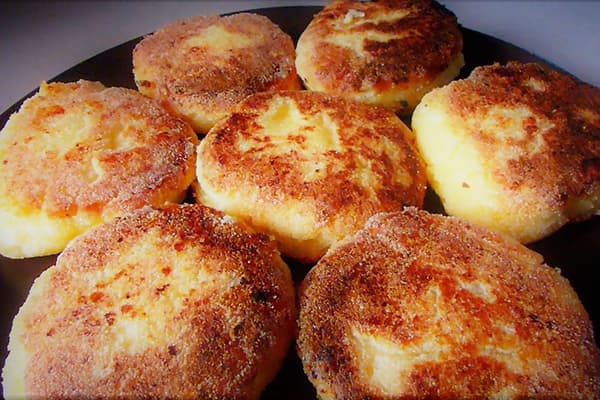 Cheesecakes with pear