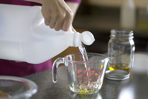 Water vinegar dilution